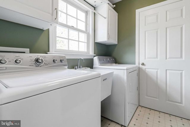 1221 JILL DR, Hummelstown, PA 17036
