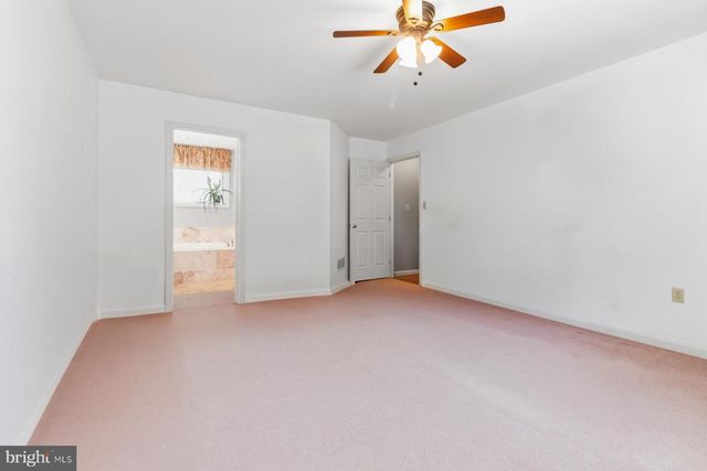 1221 JILL DR, Hummelstown, PA 17036