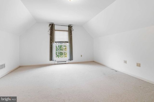 1221 JILL DR, Hummelstown, PA 17036