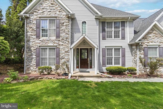 1221 JILL DR, Hummelstown, PA 17036