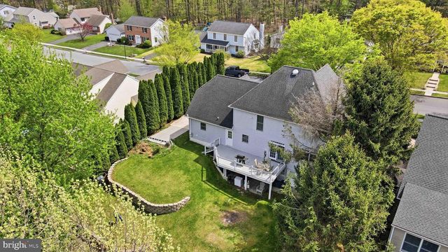 1221 JILL DR, Hummelstown, PA 17036
