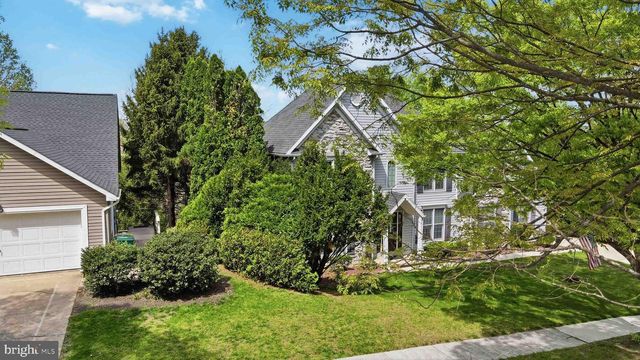 1221 JILL DR, Hummelstown, PA 17036