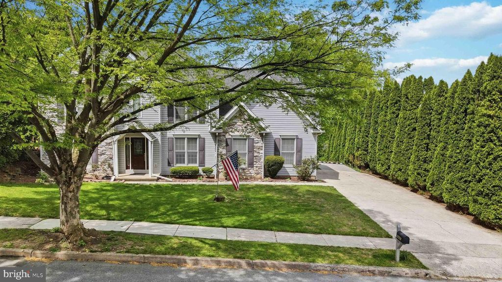 1221 JILL DR, Hummelstown, PA 17036