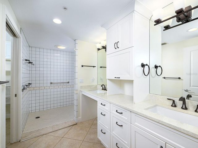 1255 N GULFSTREAM AVENUE 1106, Sarasota, FL 34236