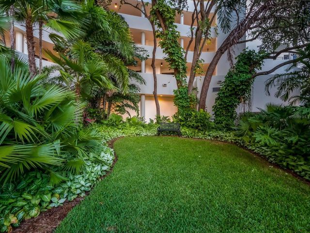 1255 N GULFSTREAM AVENUE 1106, Sarasota, FL 34236