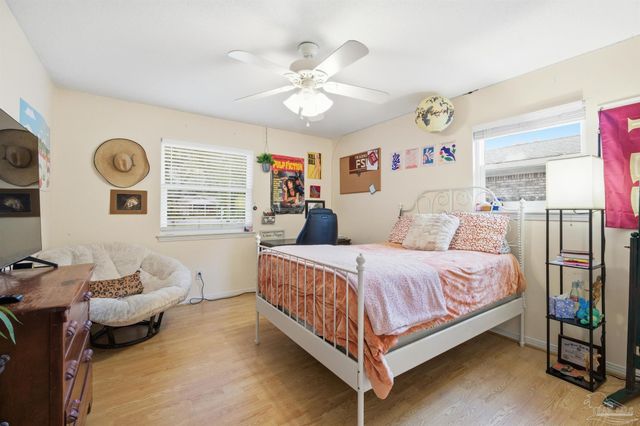 201 S Sunset Blvd, Gulf Breeze, FL 32561