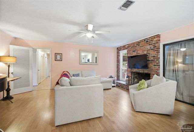 201 S Sunset Blvd, Gulf Breeze, FL 32561