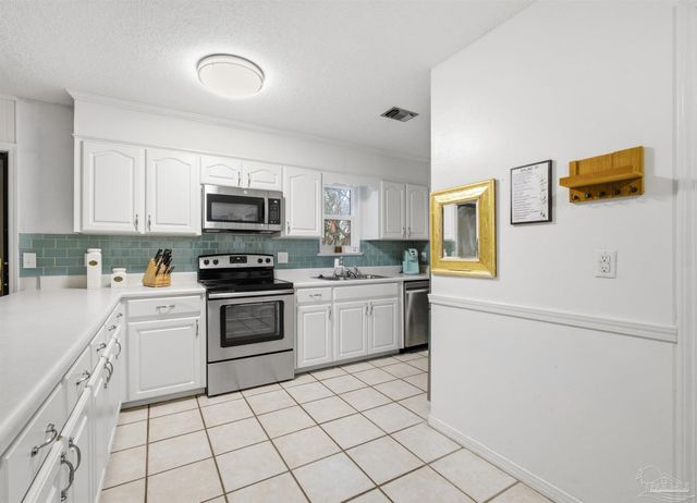 201 S Sunset Blvd, Gulf Breeze, FL 32561