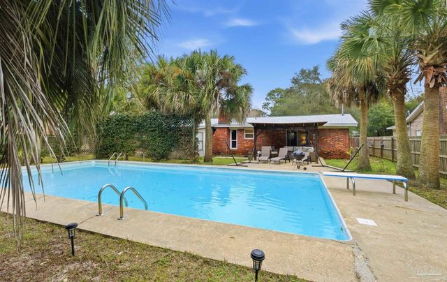 201 S Sunset Blvd, Gulf Breeze, FL 32561