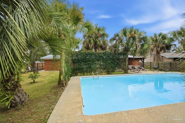 201 S Sunset Blvd, Gulf Breeze, FL 32561