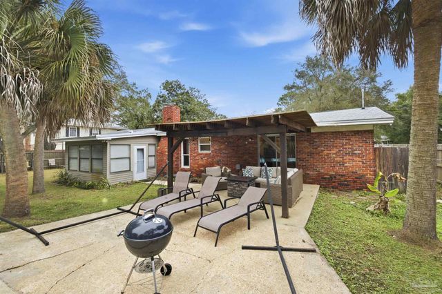 201 S Sunset Blvd, Gulf Breeze, FL 32561