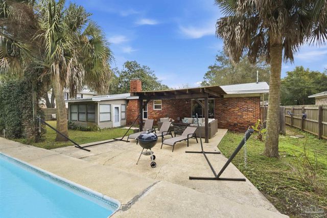201 S Sunset Blvd, Gulf Breeze, FL 32561