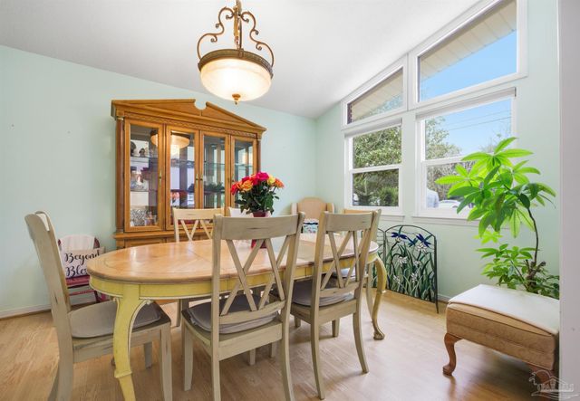 201 S Sunset Blvd, Gulf Breeze, FL 32561