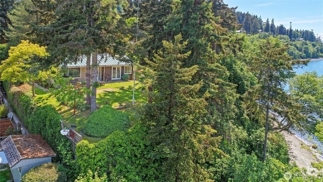 386 Shore Drive, Camano Island, WA 98282
