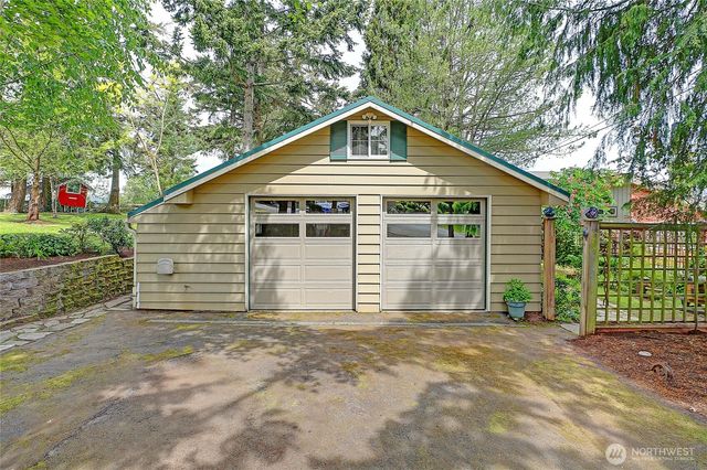 386 Shore Drive, Camano Island, WA 98282