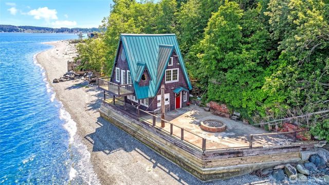 386 Shore Drive, Camano Island, WA 98282