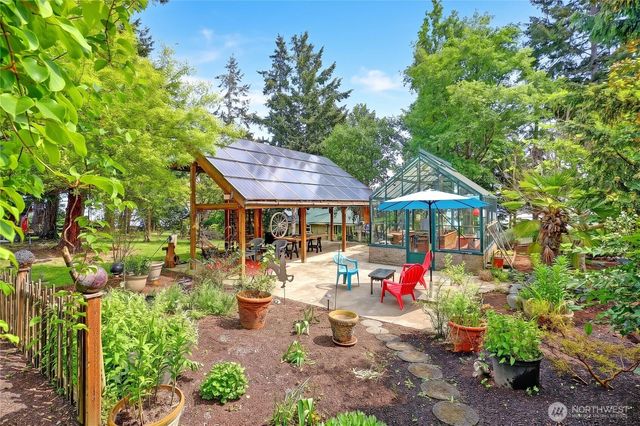 386 Shore Drive, Camano Island, WA 98282