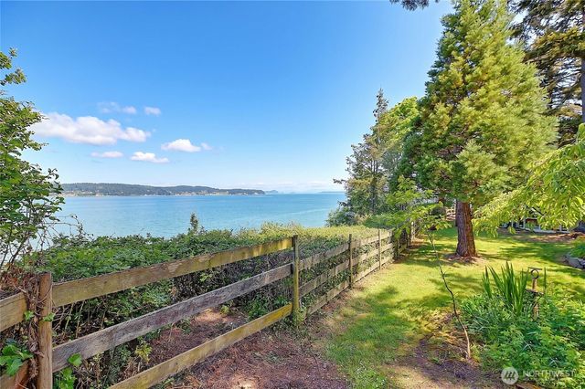386 Shore Drive, Camano Island, WA 98282
