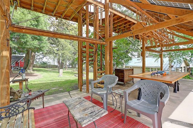 386 Shore Drive, Camano Island, WA 98282