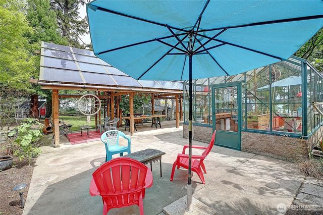 386 Shore Drive, Camano Island, WA 98282