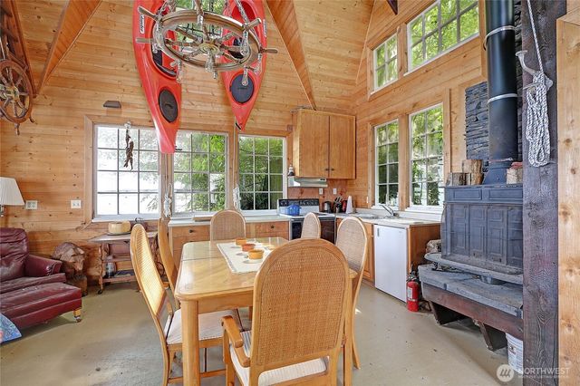 386 Shore Drive, Camano Island, WA 98282