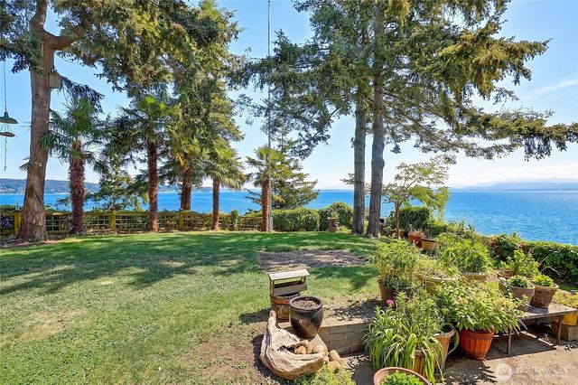 386 Shore Drive, Camano Island, WA 98282
