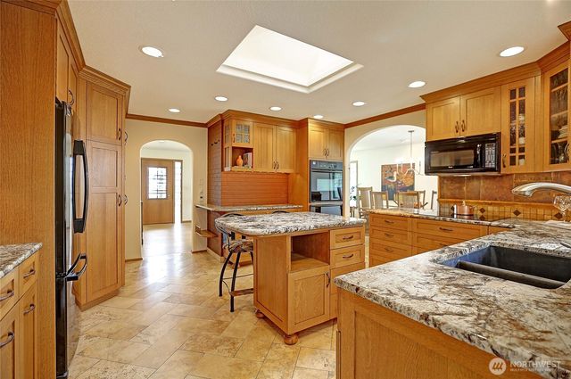 386 Shore Drive, Camano Island, WA 98282