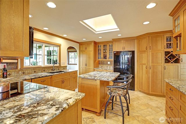 386 Shore Drive, Camano Island, WA 98282