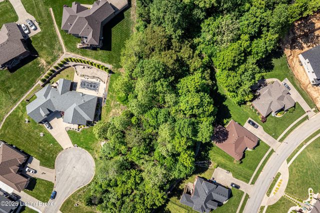 4103 Smarty Jones Dr, Louisville, KY 40214