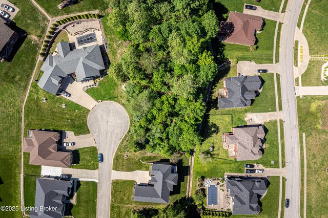 4103 Smarty Jones Dr, Louisville, KY 40214
