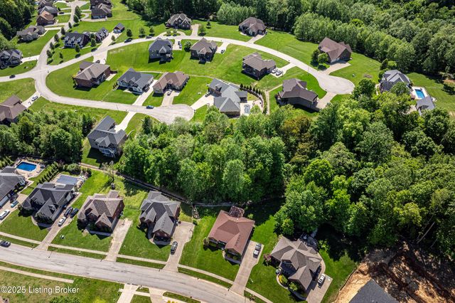 4103 Smarty Jones Dr, Louisville, KY 40214