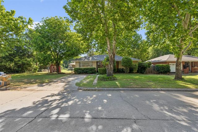 8 Burk Way, Del City, OK 73115