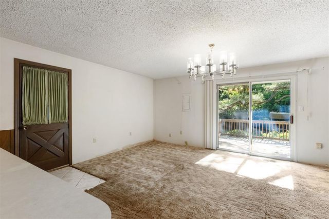 8 Burk Way, Del City, OK 73115