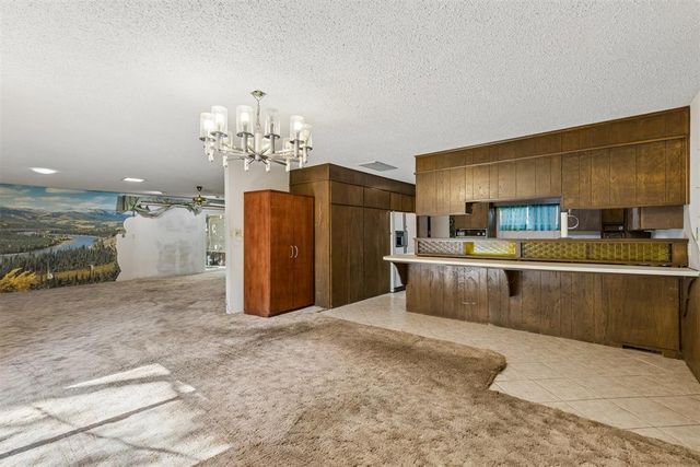 8 Burk Way, Del City, OK 73115