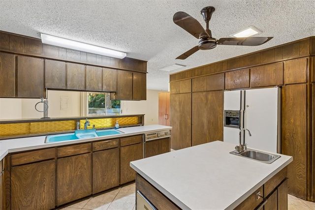 8 Burk Way, Del City, OK 73115