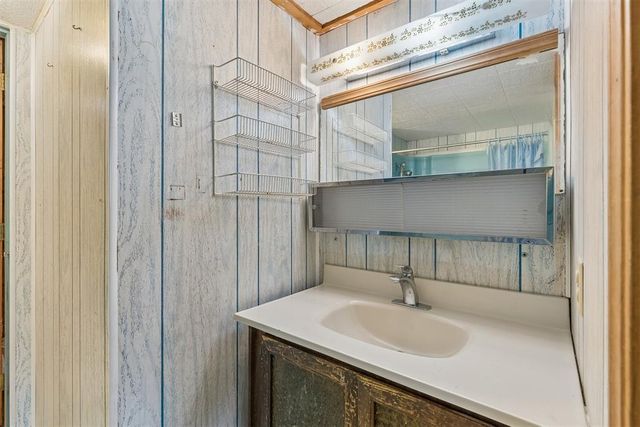 8 Burk Way, Del City, OK 73115