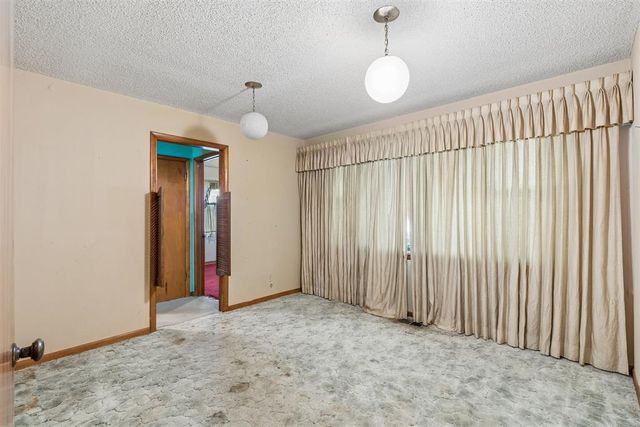 8 Burk Way, Del City, OK 73115