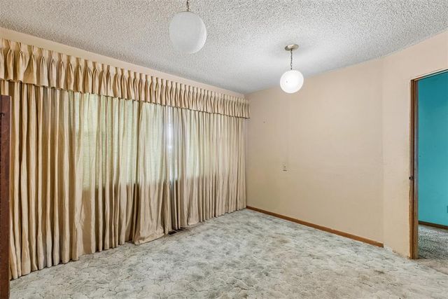 8 Burk Way, Del City, OK 73115