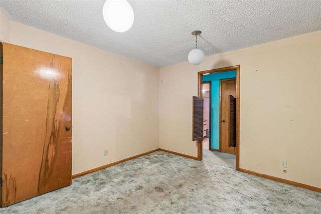 8 Burk Way, Del City, OK 73115