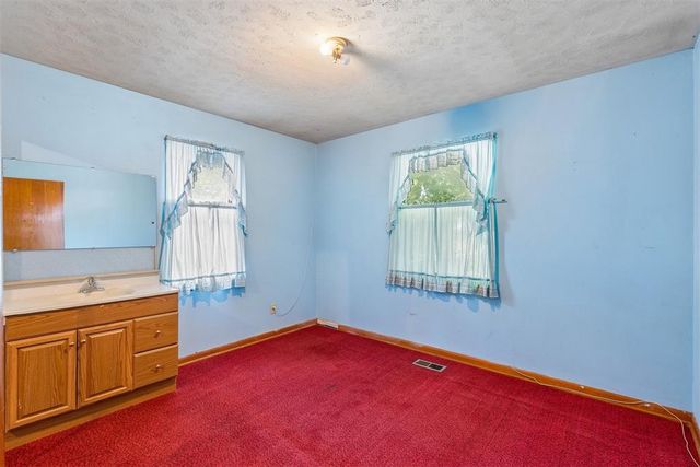 8 Burk Way, Del City, OK 73115