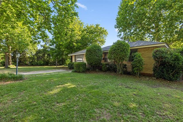 8 Burk Way, Del City, OK 73115