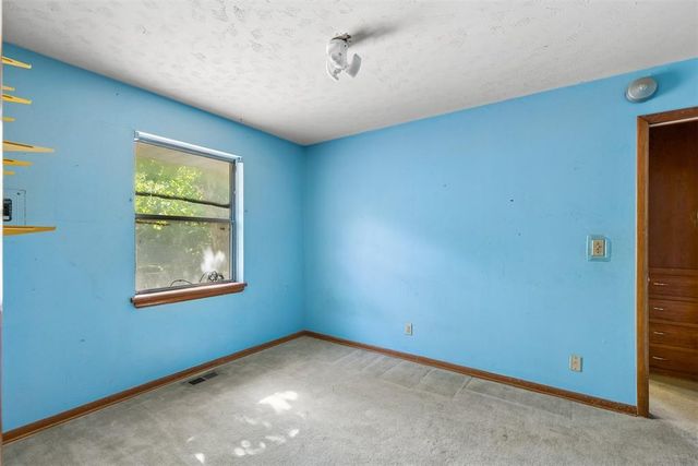 8 Burk Way, Del City, OK 73115