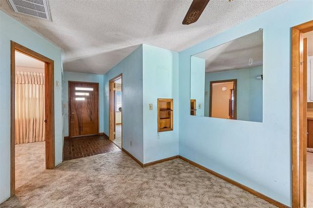 8 Burk Way, Del City, OK 73115