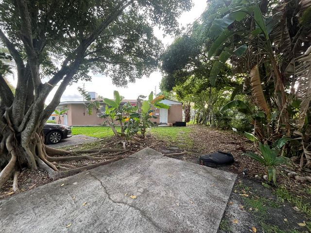 2027 Delphia Street, West Palm Beach, FL 33401