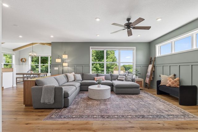 6600 Bracken Drive, Minnetrista, MN 55331