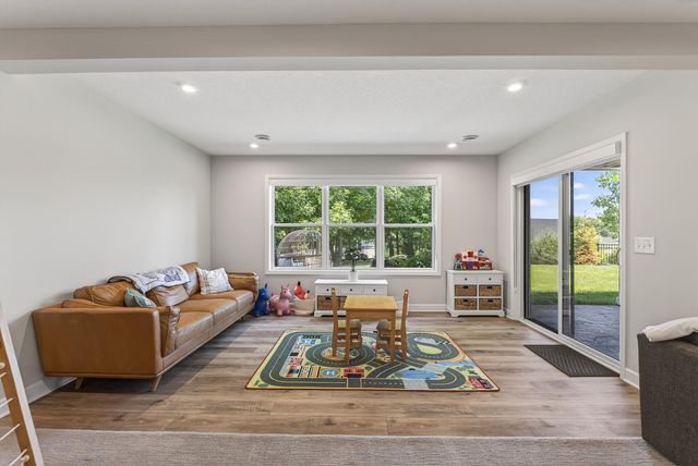 6600 Bracken Drive, Minnetrista, MN 55331