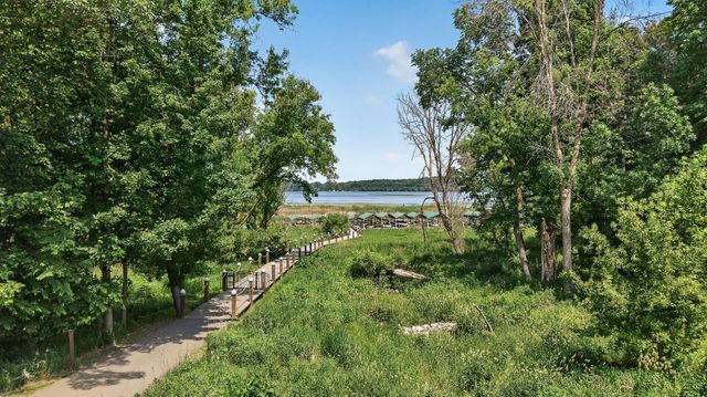 6600 Bracken Drive, Minnetrista, MN 55331