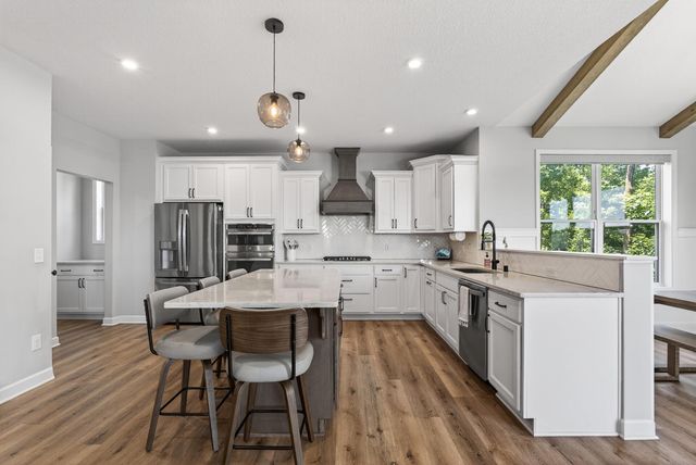 6600 Bracken Drive, Minnetrista, MN 55331