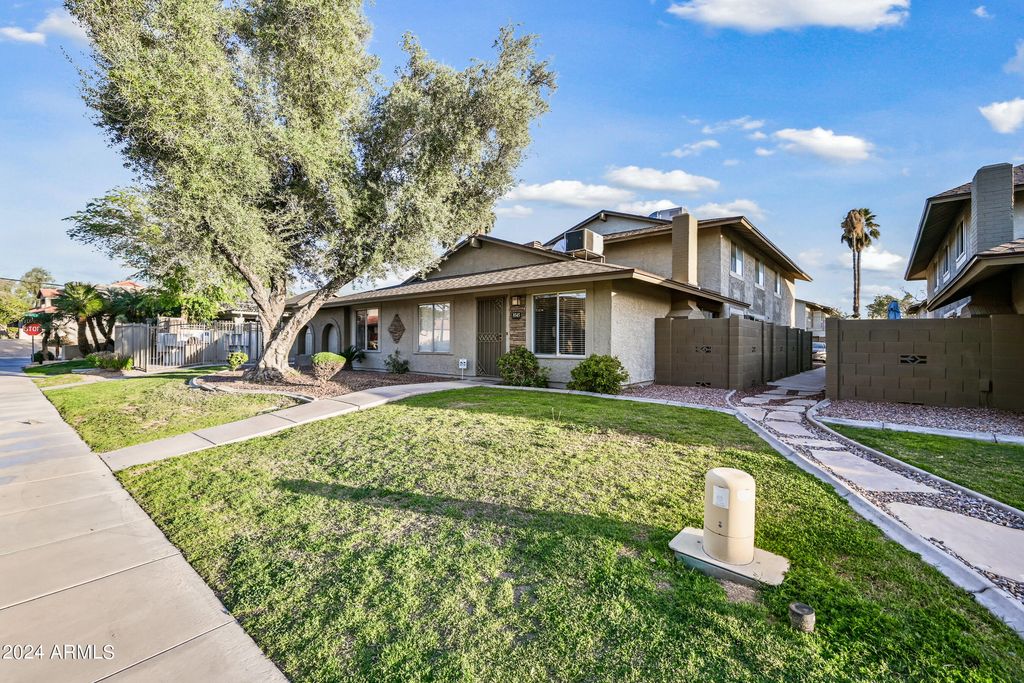 8543 E BELLEVIEW Street, Scottsdale, AZ 85257