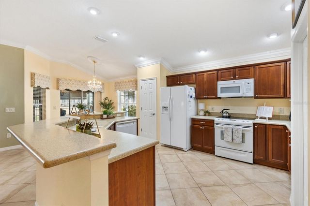 933 FOLKSTONE WAY, The Villages, FL 32162